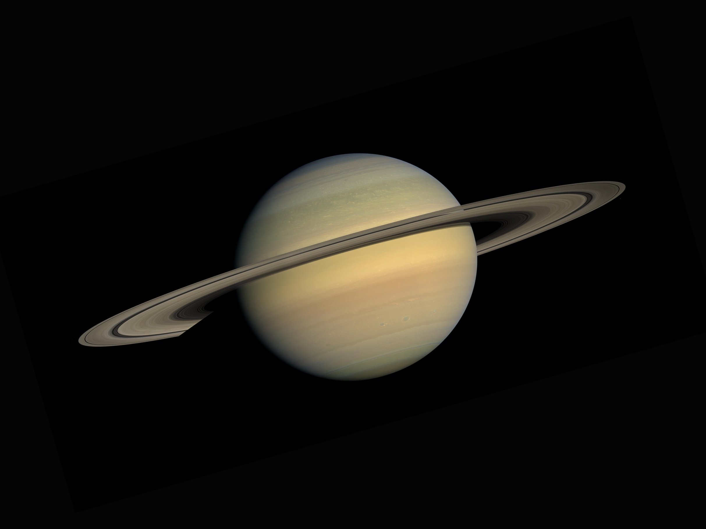 In viaggio tra gli anelli di Saturno