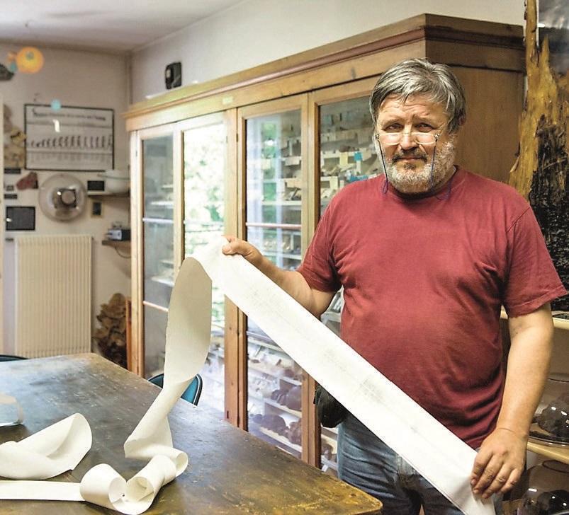 Conferimento Pesco d’oro a Romano Serra